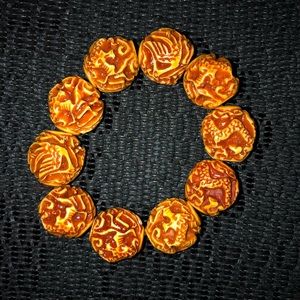 Faux Carved Bone Bead Stretch Bracelet- 531 $12 or $9 w/offer🎉